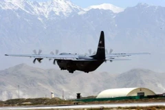 Máy bay vận tải C-130 của Mỹ ở Afghanistan (Nguồn: AP)