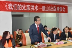 Đại sứ Đặng Minh Khôi phát biểu tại Toạ đàm ra mắt sách. (Ảnh: Trung Kiên/Vietnam+)