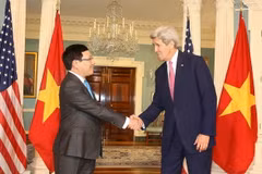 Phó Thủ tướng, Bộ trưởng Ngoại giao Phạm Bình Minh hội đàm với Ngoại trưởng Mỹ J.Kerry . (Ảnh: Thanh Tuấn/TTXVN)