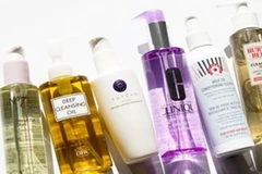 Đánh bật mụn đầu đen bằng dầu tẩy trang chỉ sau 15-20 phút