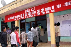 Cử tri ở xã biên giới Mô Rai, huyện Sa Thầy bỏ phiếu Bầu cử Quốc hội khóa XIII. (Ảnh: Trần Lê Lâm/TTXVN)