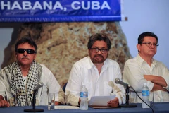 Đại diện đàm phán cấp cao FARC Ivan Marquez (giữa) trong cuộc họp báo sau khi kết thúc vòng đàm phán hòa bình thứ 37 giữa Chính phủ với đại diện FARC tại Cuba ngày 4/6. (Nguồn: AFP/TTXVN)