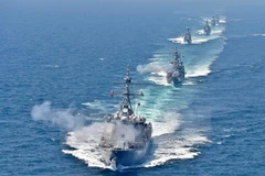 Các tàu chiến của Hàn Quốc tham gia tập trận ngày 16/6. (Nguồn: EPA/TTXVN)