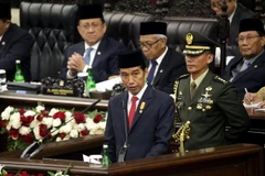 Tổng thống Joko Widodo (giữa) phát biểu tại lễ kỷ niệm Ngày Độc lập ở thủ đô Jakarta. (Nguồn: EPA/TTXVN) 