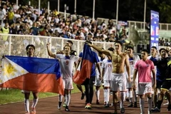 Niềm vui của các cầu thủ Philippines sau chiến thắng Trều Tiên. (Nguồn: cnnphilippines)