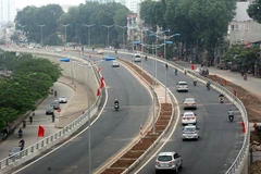 Một đoạn đường vành đai 2 đoạn Nhật Tân-Cầu Giấy. (Ảnh: Huy Hùng/TTXVN)