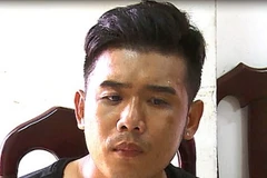 Phát hiện người nước ngoài dùng ngoại tệ giả đổi tiền Việt Nam 