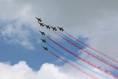 Đội máy bay của Hàn Quốc trình diễn bay đội hình trong ngày khai mạc Singapore Air Show 2016. (Ảnh: Lê Hải-Mỹ Bình/Vietnam+)