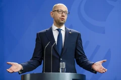Thủ tướng Ukraine Arseniy Yatsenyuk phát biểu tại một cuộc họp báo ở Berlin, Đức. (Nguồn: AFP/TTXVN)
