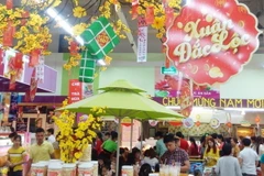 Người dân mua sắm tại siêu thị Big C. (Ảnh: Đỗ Phương Anh/TTXVN)