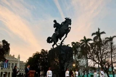 Lễ khánh thành bức tượng anh hùng Jose Marti tại La Habana. (Nguồn: AP)