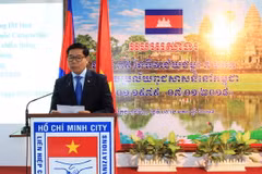 Ông Im Hen, Tổng lãnh sự Campuchia tại Thành phố Hồ Chí Minh phát biểu tại buổi lễ. (Ảnh: Xuân Khu/TTXVN)