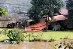 Bùn thải gây ngập nhà dân. (Nguồn: laocai.gov.vn)