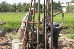 Nước ngầm đang suy giảm và ô nhiễm nghiêm trọng