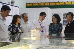 Lấy ý kiến phương án kiến trúc nhà ga Cảng hàng không quốc tế Long Thành. (Ảnh: Lê Xuân/TTXVN)