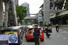 Cảnh sát Thái Lan tuần tra tại Bangkok ngày 26/9. (Nguồn: EPA/TTXVN)