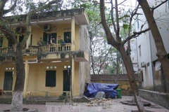 [Video] 13 học sinh tiểu học nhập viện do đổ lan can trường học