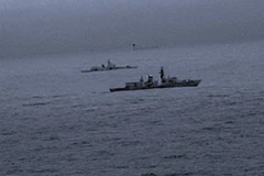 Tàu khu trục HMS St Albans theo sát tàu khu trục Đô đốc Gorshkov của Nga. (Nguồn: ROYAL NAVY)