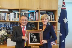 Đại sứ Ngô Hướng Nam và Ngoại trưởng Australia Julie Bishop tại buổi chào xã giao. (Nguồn: Đại sứ quán Việt Nam tại Australia)