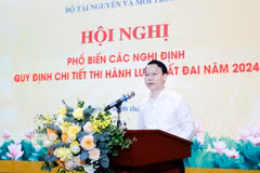 Bộ trưởng Bộ Tài nguyên và Môi trường Đỗ Đức Duy phát biểu tại Hội nghị phổ biến các nghị định quy định chi tiết thi hành Luật đất đai năm 2024. (Ảnh: PV/Vietnam+)