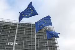 Cờ Liên minh châu Âu tại Brussels, Bỉ. (Ảnh: THX/TTXVN)
