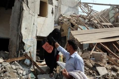 Cảnh đổ nát sau một cuộc không kích tại thành phố Hodeida, Yemen ngày 22/9. (Nguồn: AFP/TTXVN)