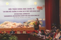 Phó Chủ tịch UBND thành phố Hải Phòng Nguyễn Xuân Bình phát biểu tại Hội thảo. (Ảnh: Minh Thu/TTXVN)