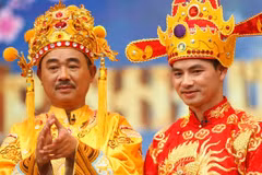 Ngọc hoàng Quốc Khánh và Nam Tào Xuân Bắc trong chương trình Táo quân. (Ảnh: VFC)