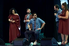 Một trong những điểm nhấn thú vị của đêm diễn là phần thể hiện 'Hồ trên núi' (nhạc sỹ Phó Đức Phương) theo phong cách acapella. (Ảnh: Trung Nguyễn/Vietnam+)