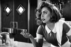 Gaga trong phim "Sin City." (Ảnh: CGV)