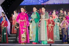 Các thí sinh trong phần thi Người đẹp Du lịch. (Ảnh: BTC)