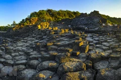 Bình minh tại ghềnh Đá Đĩa. (Ảnh: Minh Đức/TTXVN)