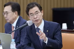 Nghị sỹ Cho Kyoung-tae làm Chủ tịch Ủy ban Đặc biệt Xúc tiến Sáp nhập thành phố Gimpo vào thủ đô Seoul. (Nguồn: Yonhap)