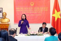 Phó Chủ tịch nước Võ Thị Ánh Xuân phát biểu tại buổi gặp. (Ảnh: An Đăng/TTXVN)