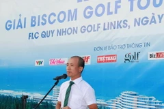 Đại diện ban tổ chức phát biểu ở lễ khai mạc giải golf Biscom Golf Tournament 2017. (Ảnh: Ban tổ chức cung cấp)