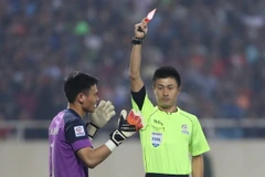 Nguyên Mạnh nhận thẻ đỏ ở AFF Cup 2016 là điểm khởi đầu cho những cơn ác mộng trong khung thành.