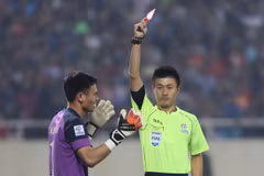 Nguyên Mạnh nhận thẻ đỏ ở AFF Cup 2016 là điểm khởi đầu cho những cơn ác mộng trong khung thành.
