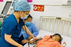 Bệnh nhi ổn định sức khỏe sau phẫu thuật. (Ảnh: TTXVN phát)