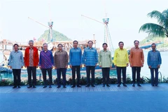 Thủ tướng Phạm Minh Chính cùng các nhà lãnh đạo ASEAN chụp ảnh chung tại Phiên họp hẹp Hội nghị cấp cao ASEAN lần thứ 42. (Ảnh: Dương Giang/TTXVN)