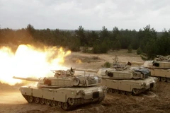 Xe tăng của quân đội Mỹ trong cuộc tập trận Saber Strike tại Latvia ngày 11/6. (Nguồn: EPA/TTXVN)