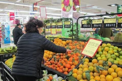 Các doanh nghiệp nội và ngoại đang cạnh tranh gay gắt trên thị trường bán lẻ. (Ảnh: Đức Duy/Vietnam+)