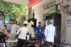 Một điểm bán xăng của Petrolimex tại Hà Nội. (Ảnh: Đức Duy/Vietnam+)