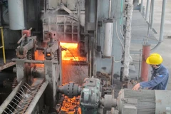 Nhiều ​doanh nghiệp còn sử dụng công nghệ cũ nên năng suất lao động không cao.​ (Ảnh minh họa. Nguồn: Đức Duy/Vietnam+)