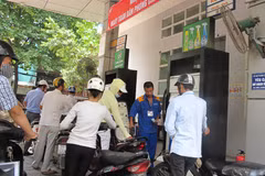 Một điểm bán xăng của Petrolimex tại Hà Nội. (Ảnh: Đức Duy/Vietnam+)