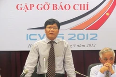 Giáo sư-tiến sỹ Nguyễn Quang Thuấn trao đổi với báo chí về công tác tổ chức Hội thảo quốc tế về Việt Nam lần thứ tư. (Nguồn: dangcongsan.vn)
