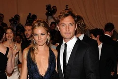 Jude Law và Sienna Miller. (Nguồn: Getty images)