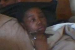 Cô bé Bahia Bakari, 14 tuổi - người duy nhất sống sót trong vụ tai nạn. (Ảnh: AP)