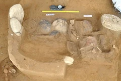 Mộ táng vừa được tìm thấy ở thung lũng sông Tang thuộc địa phận thôn Tre, xã Trà Thọ, huyện miền núi Tây Trà, Quảng Ngãi. (Nguồn: sgtt.vn)