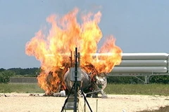 Tàu Morpheus bốc cháy. (Nguồn: guardian.co.uk)