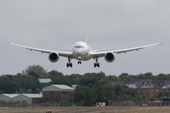 Mẫu máy bay Boeing-787 Dreamliner tại triển lãm. (Nguồn: Reuters)